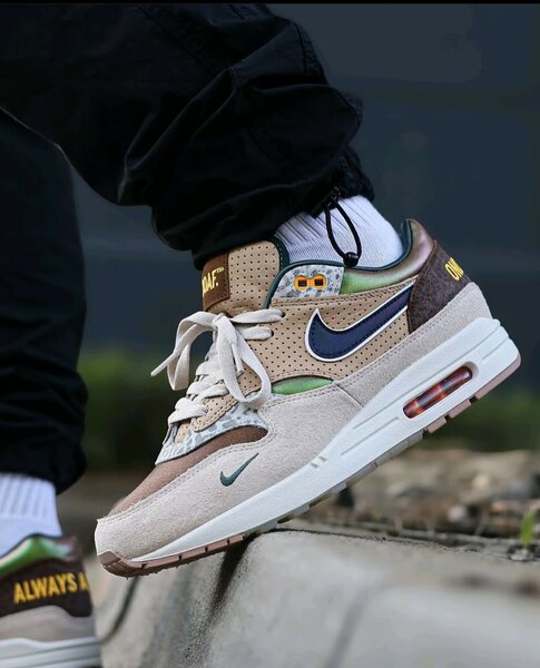 NIKE AIRMAX
