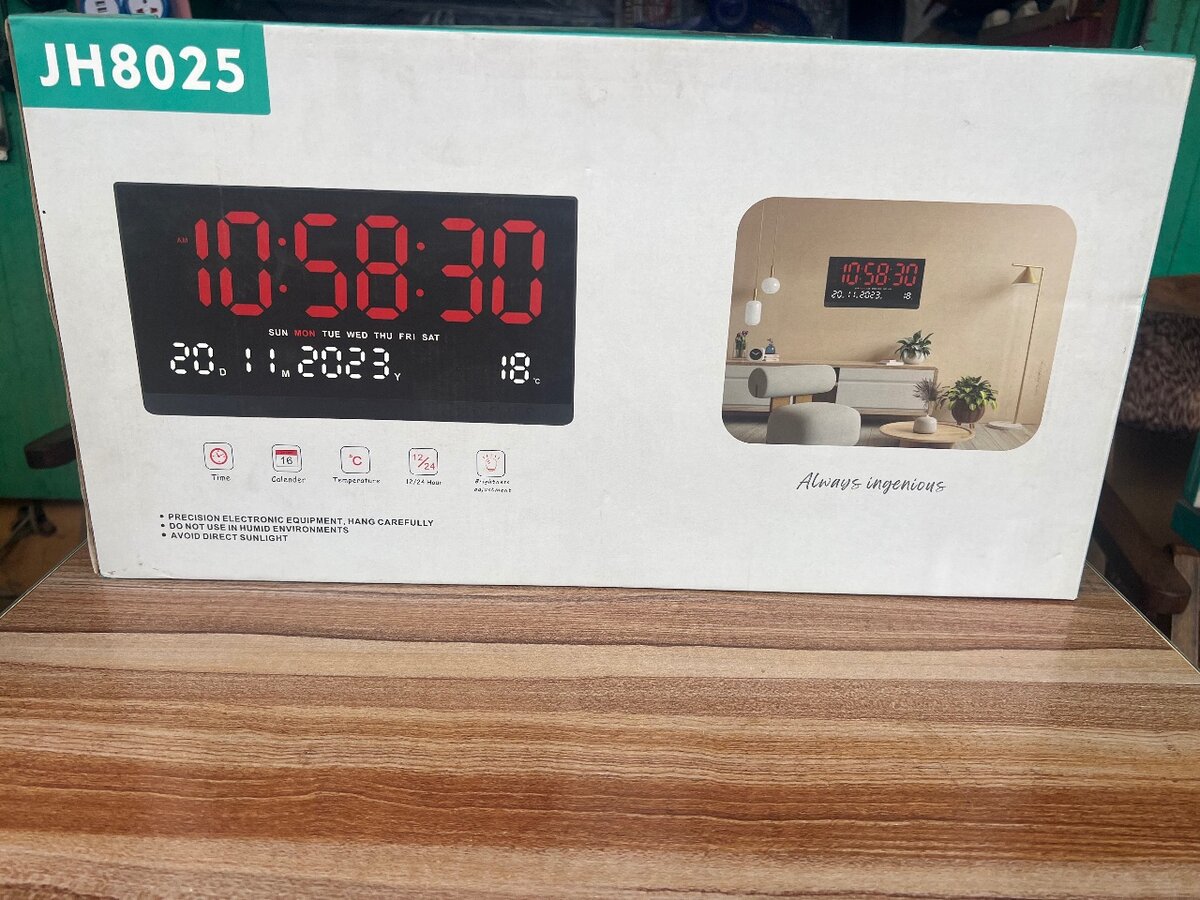 Horloge numérique LED murale