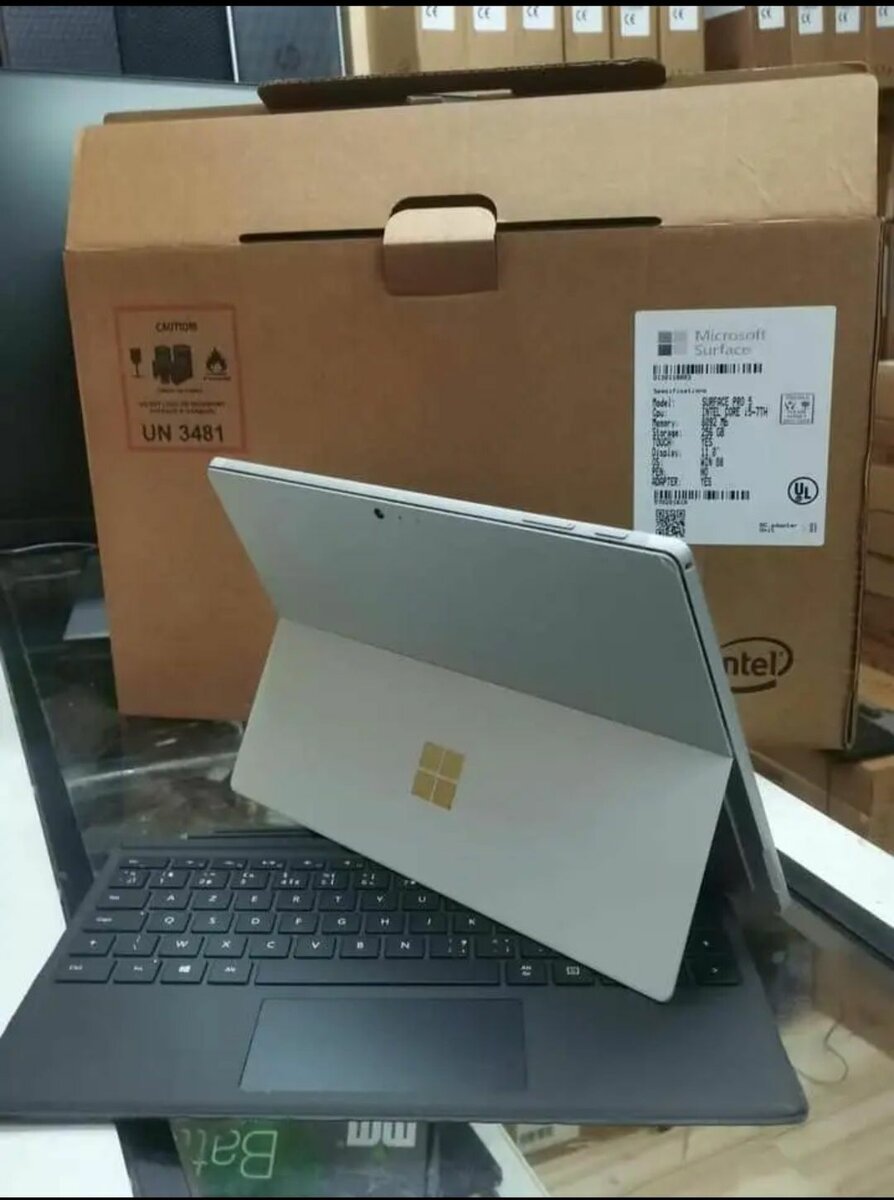 Microsoft surfaces pro 5 i5