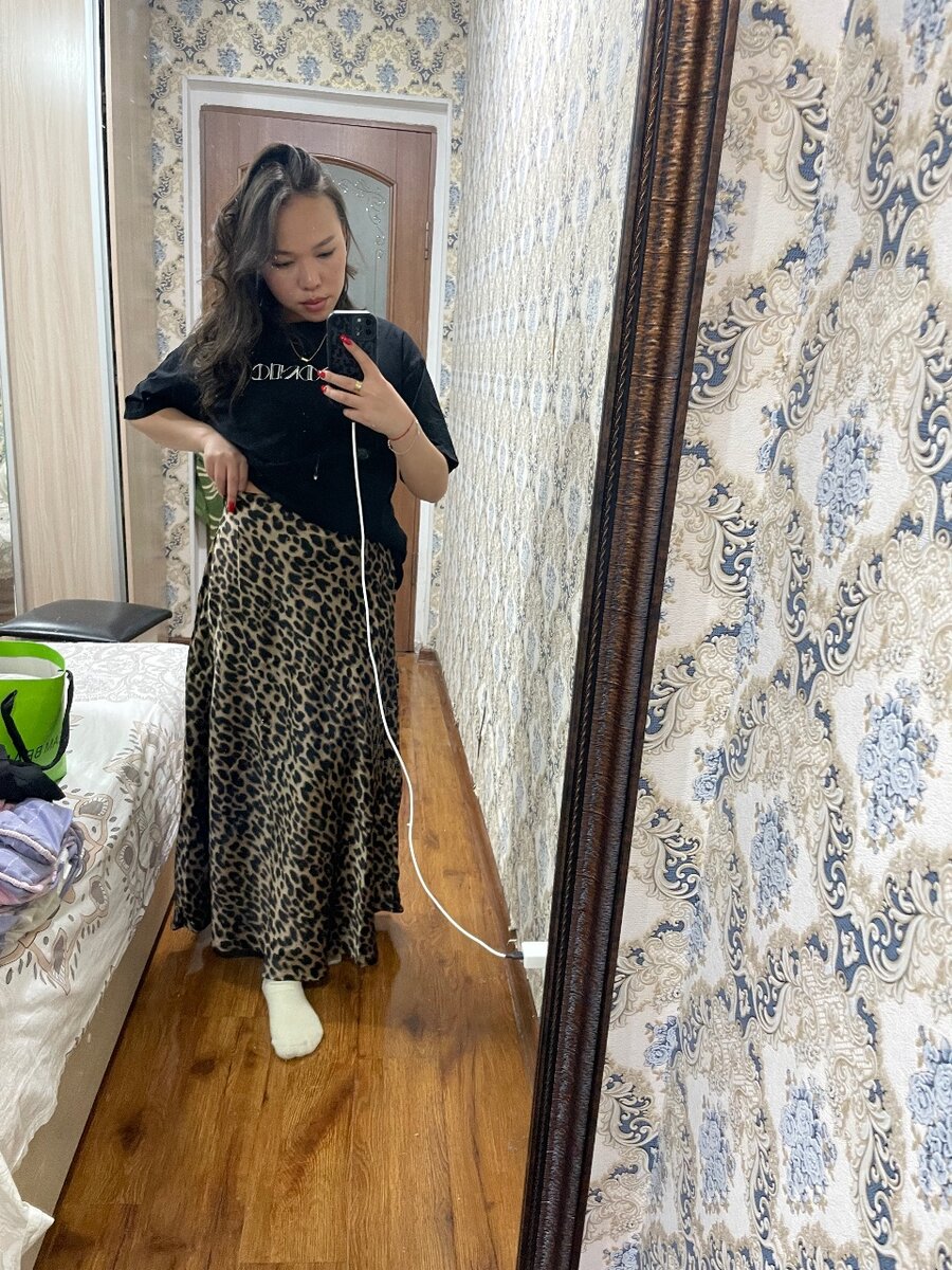 Юбки атласные,миди