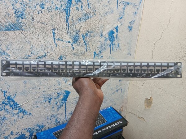 Panneau de brassage 24 ports FTP CAT6