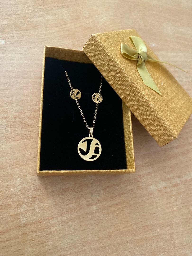 Parure Collier et Boucles d'Oreilles Élégante