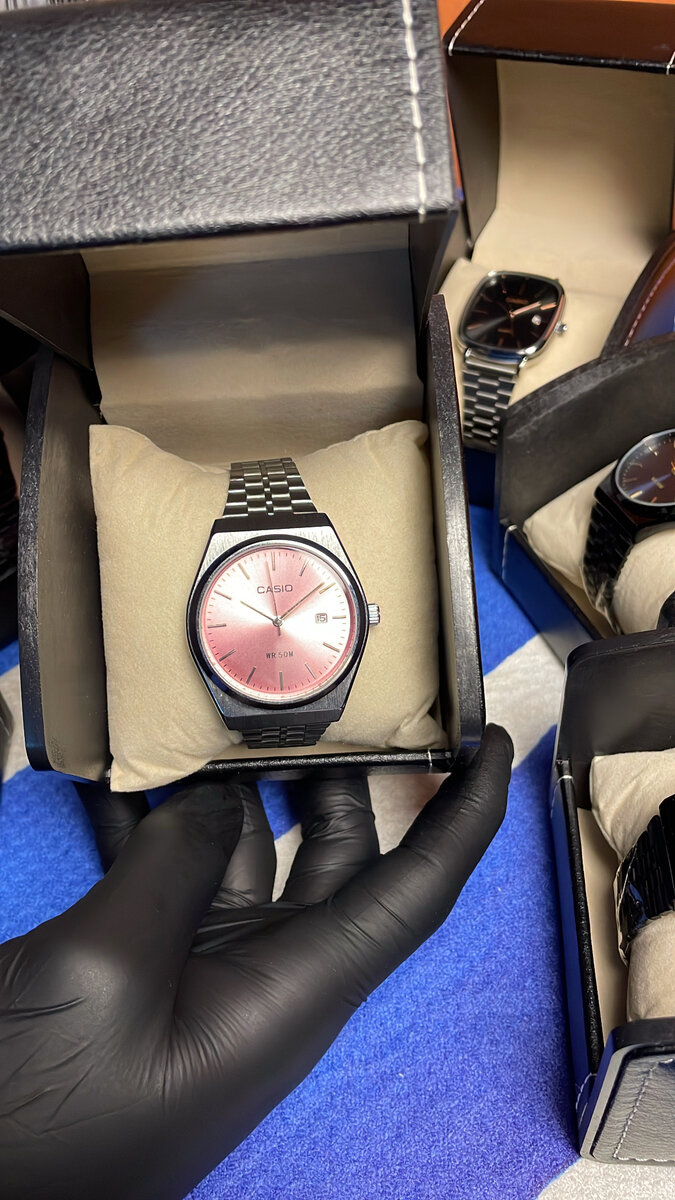 Montre argenté cadran rose WR