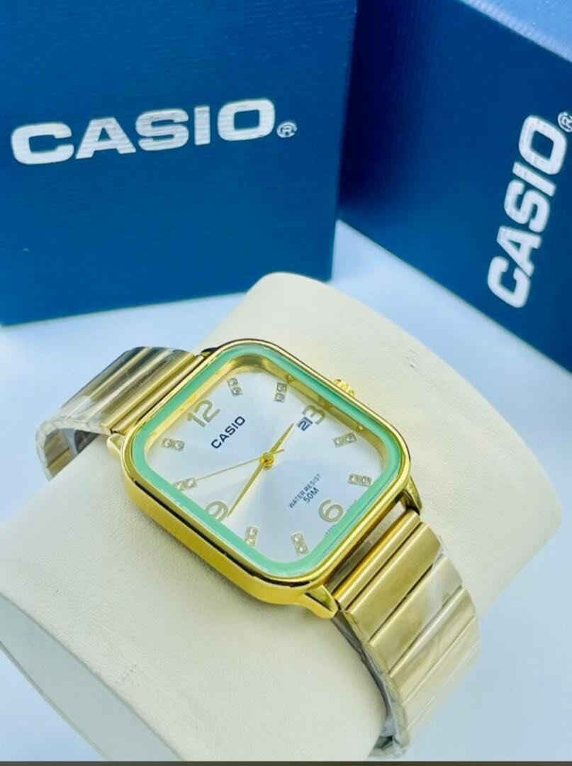Montre Casio Classique Dorée