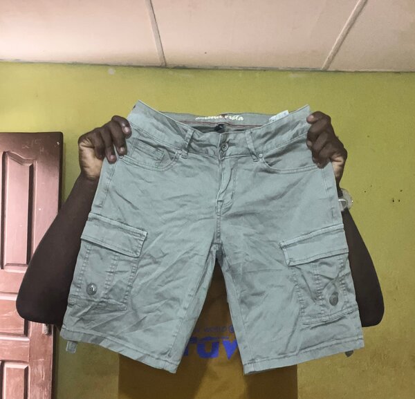 Short cargo gris en coton