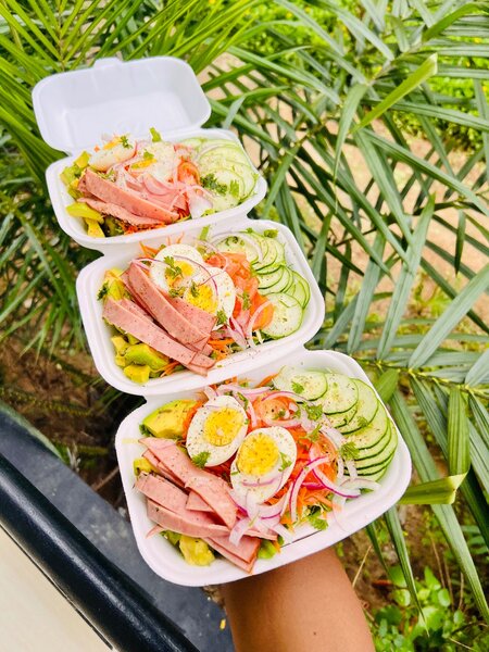 Salades fraîches à emporter