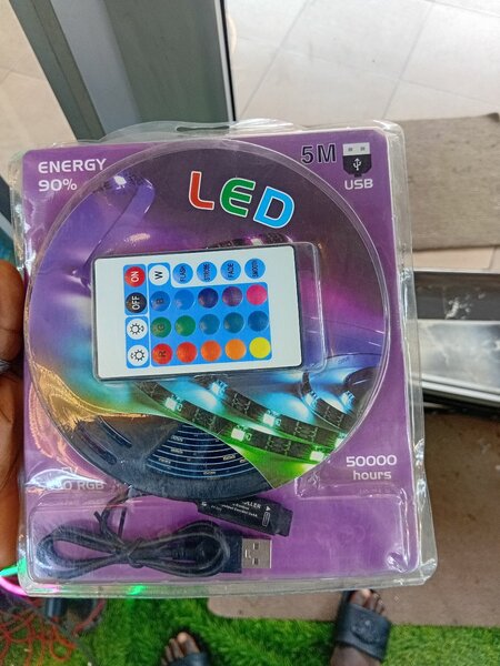 Ruban LED RGB 5M avec télécommande