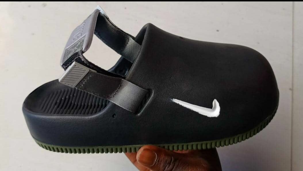 Nike slippers