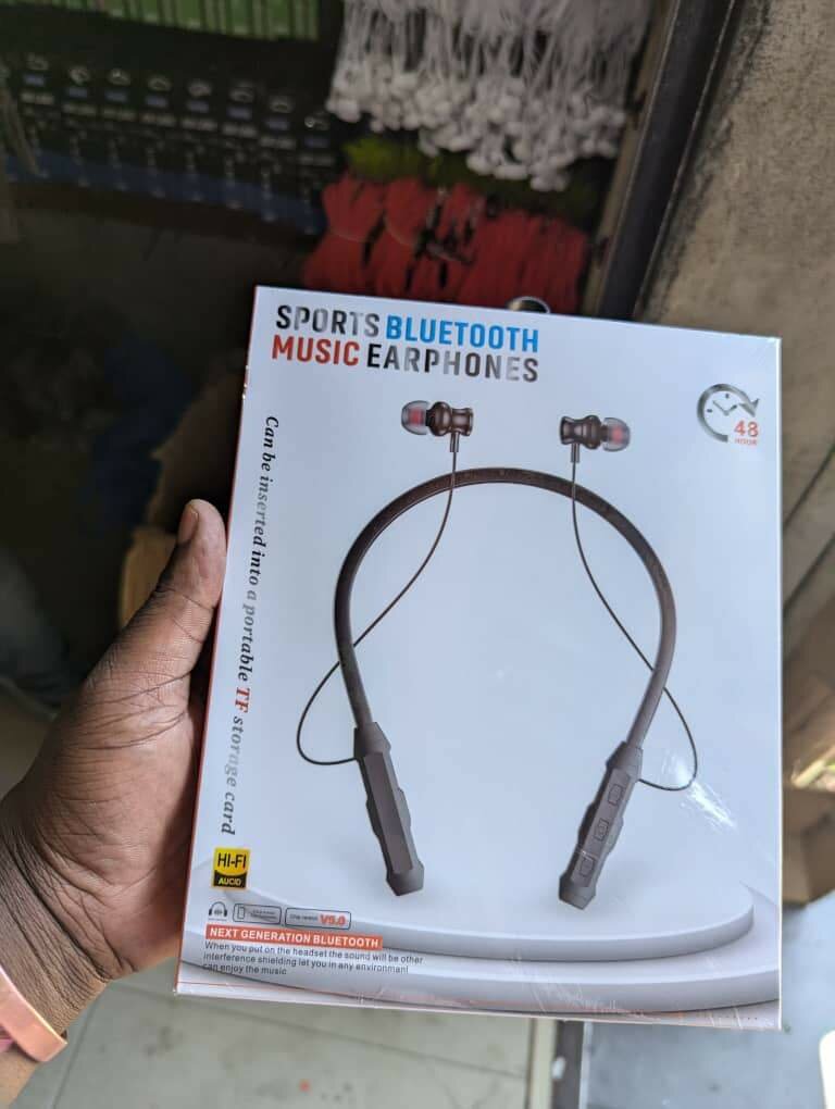 Neck headsets with memory card provision