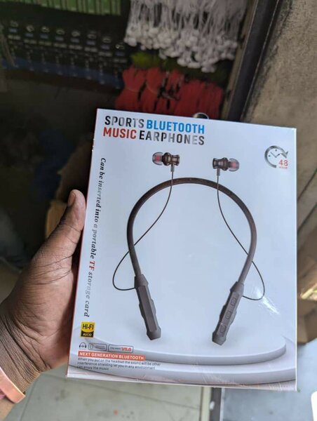 Neck headsets with memory card provision