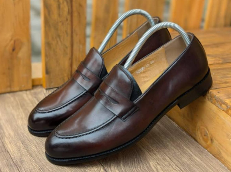 Leather formal shoes.