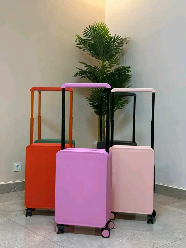 Valises à roulettes colorées