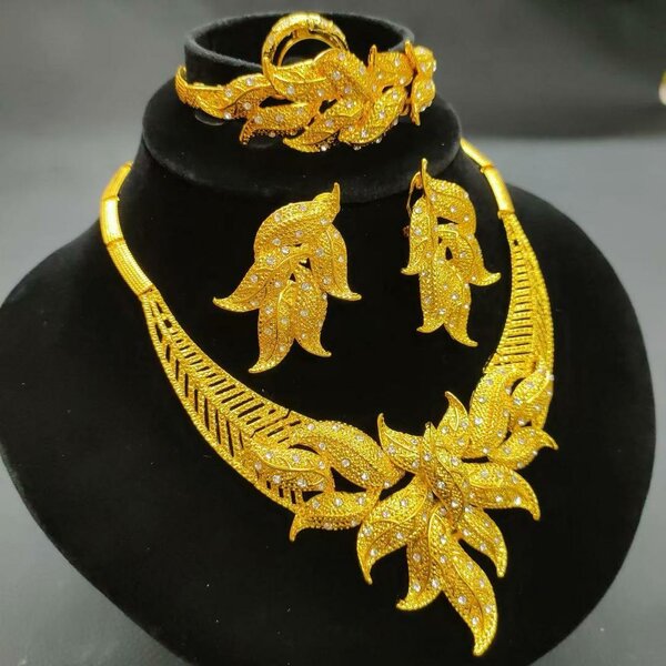 Parure Bijoux Dorés Élégante