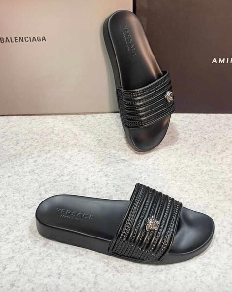 Élégantes mules noires