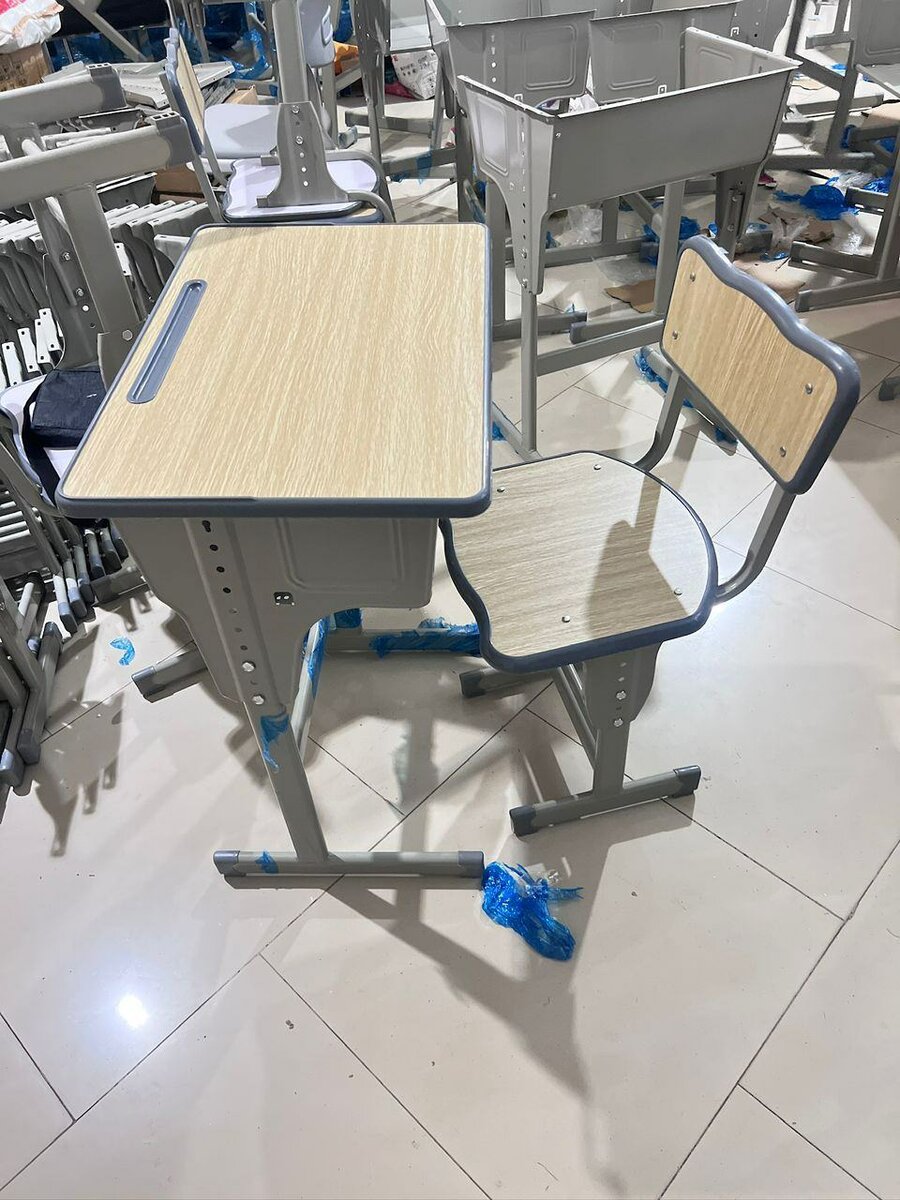 Bureau d'école réglable pour enfants