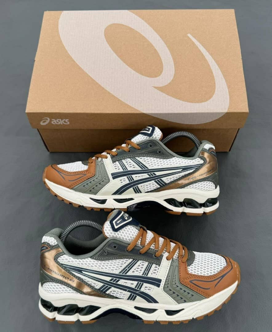 Chaussure (ASICS)