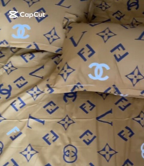 Набор простынь + 2 наволочки