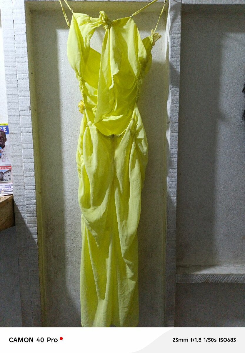 Robe longue élégante jaune