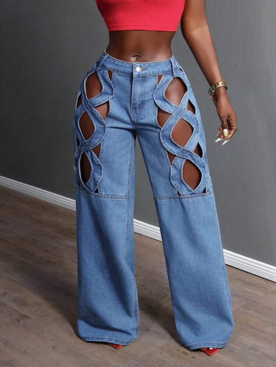 Jean large découpé stylé