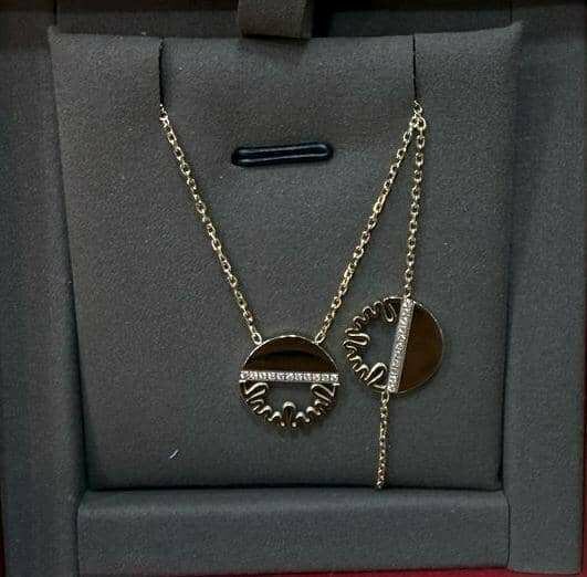 Collier pendentif élégant doré