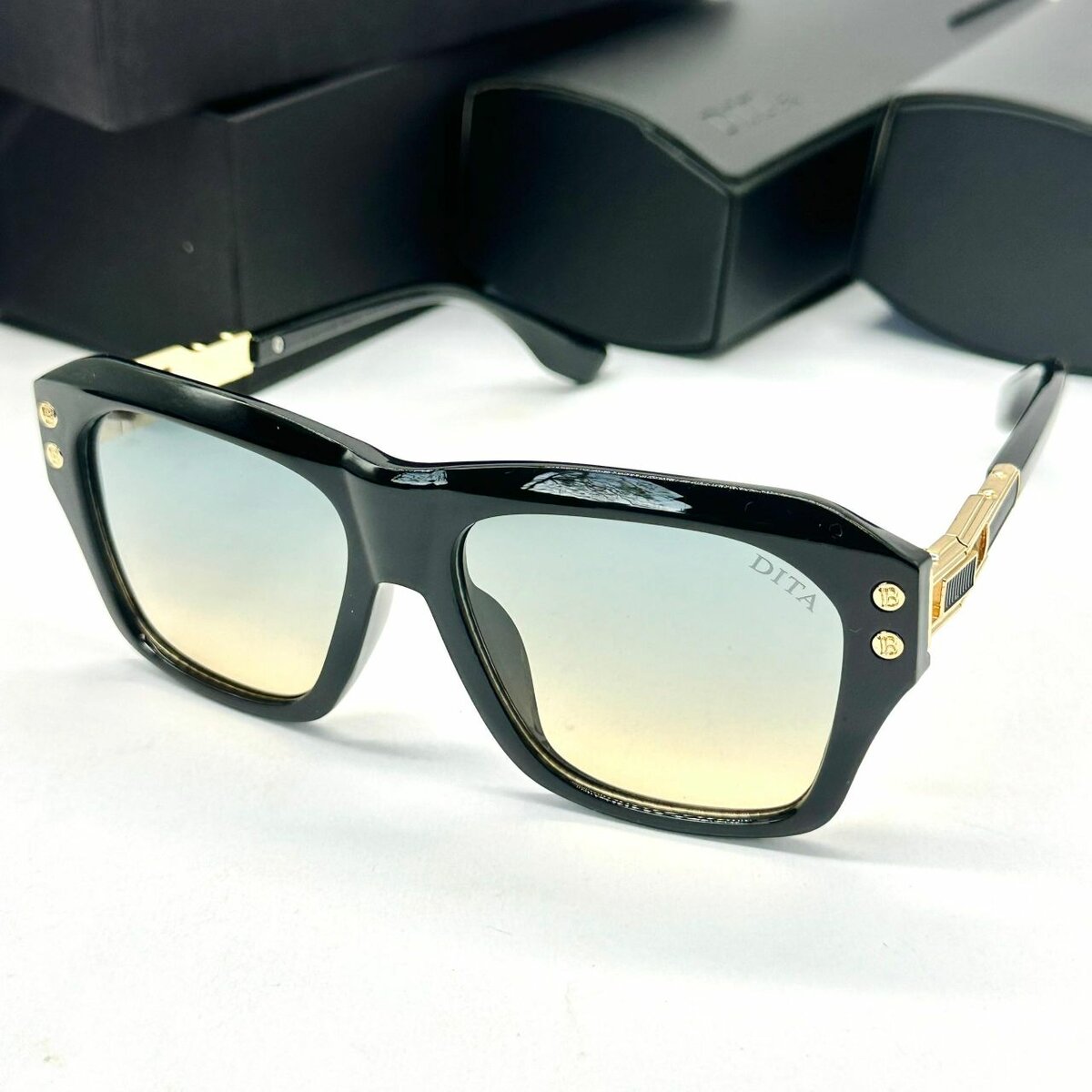 Fashion sunglasses