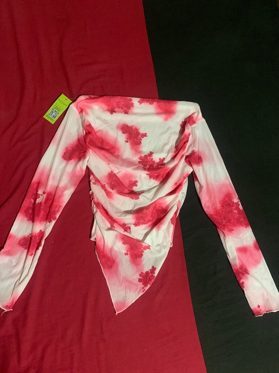 Top moulant à manches longues imprimé