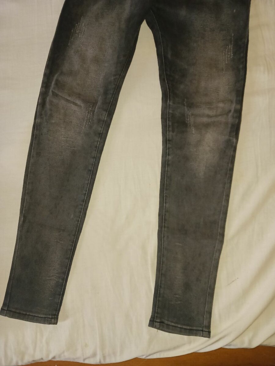 Jeans slim noir délavé