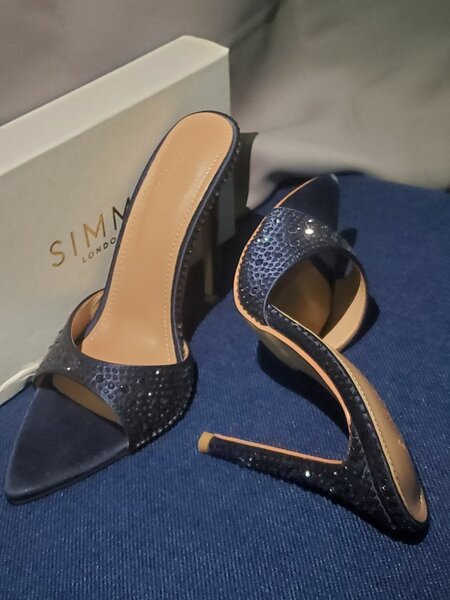 Sandales à talons pailletées