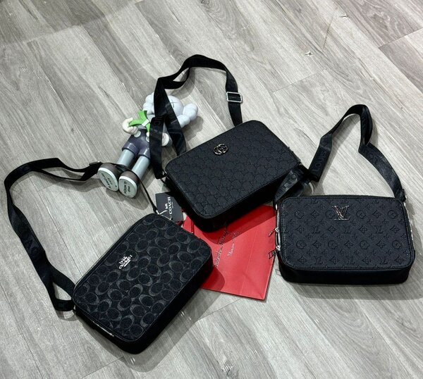 Fashionable side bags