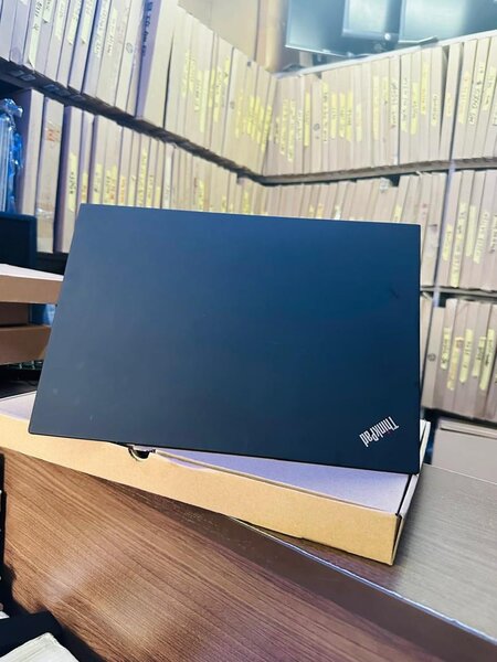 LENOVO THINKPAD X1 CARBON NEUF DANS CARTON