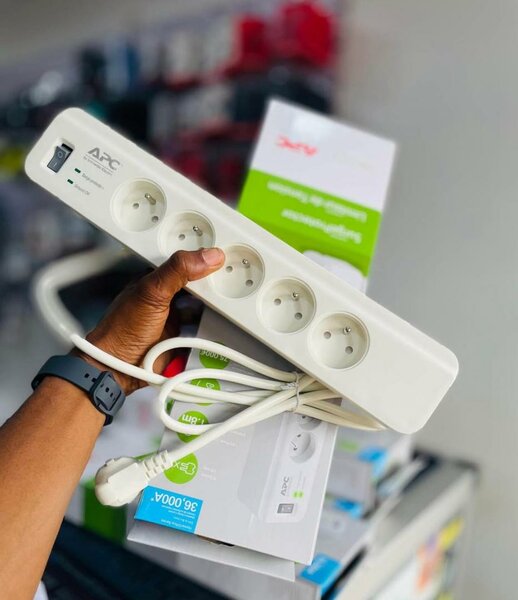 Multiprise APC 5 prises