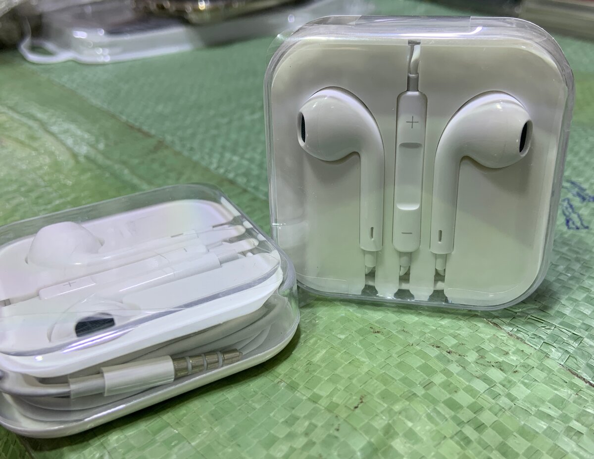 Écouteurs filaires avec micro