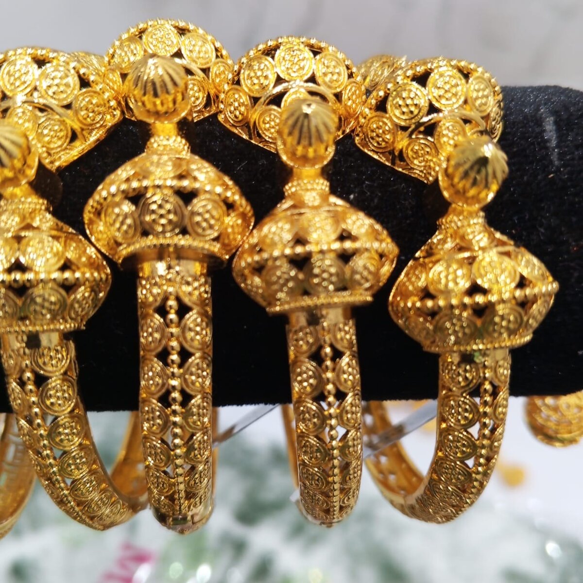 Bracelets dorés élégants