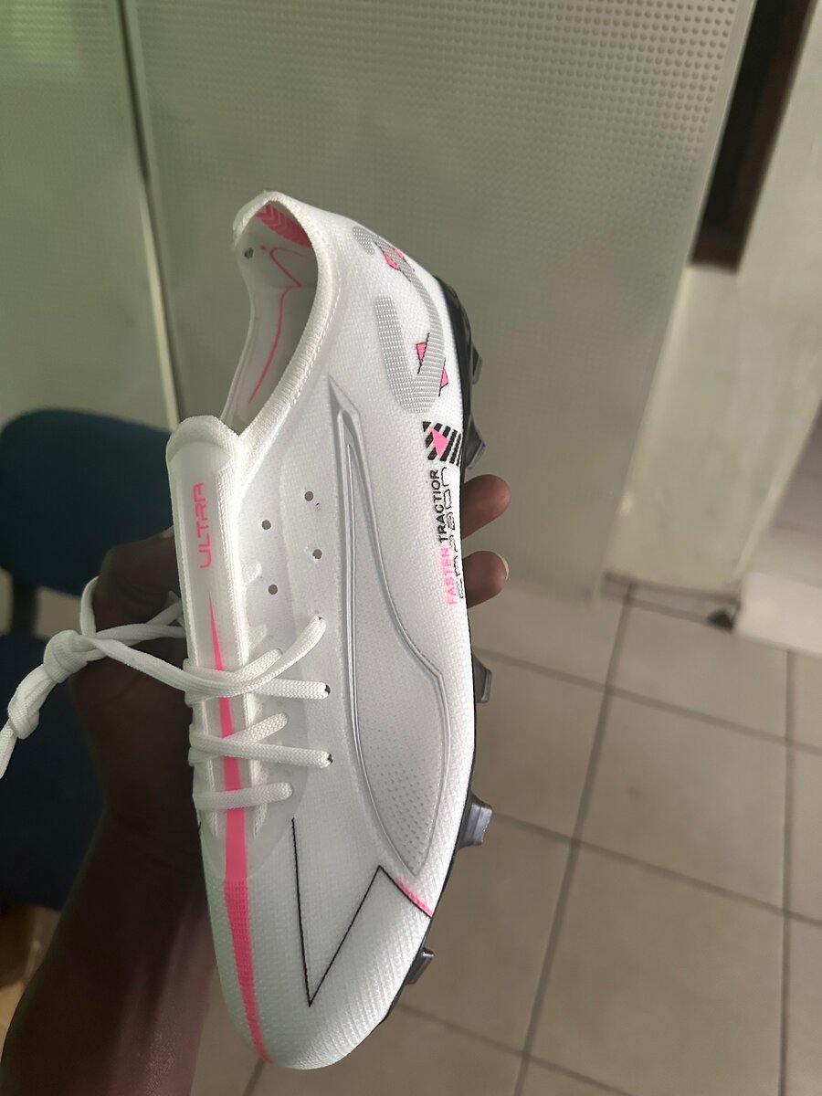 Chaussures de football légères