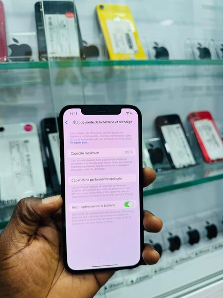 iPhone 12 simple 64Go Casi neu