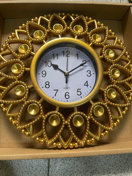 Horloge Murale Décorative Dorée