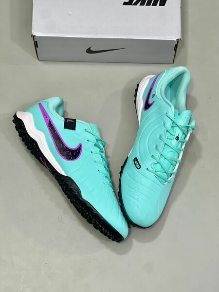 Chaussures Nike de football