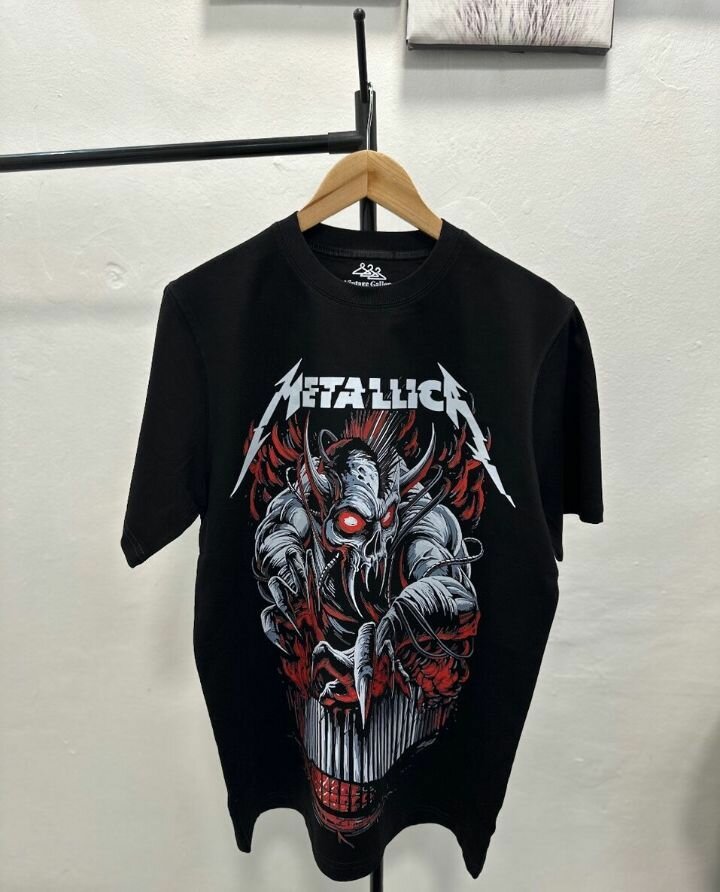 Graphics T-shirt