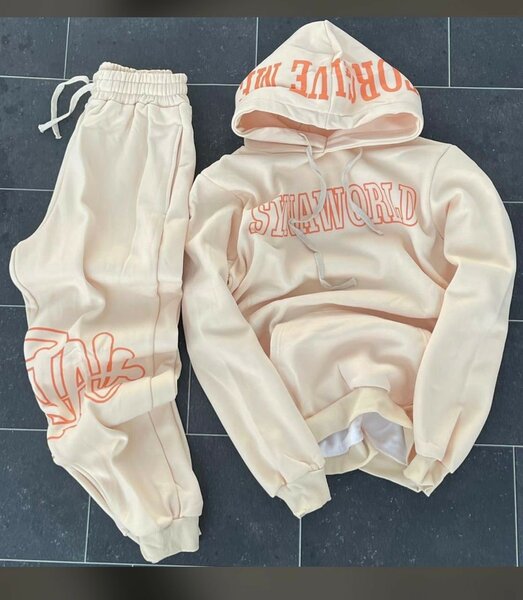 Survêtement à capuche tendance