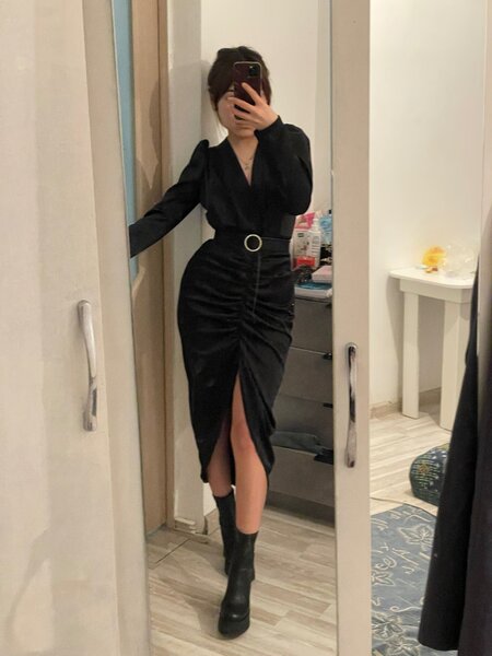 Платье с дропировкой  с вырезом на спине