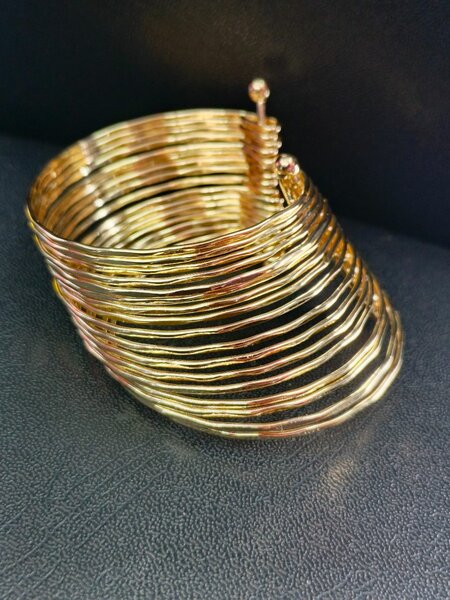 Bracelet manchette doré élégant