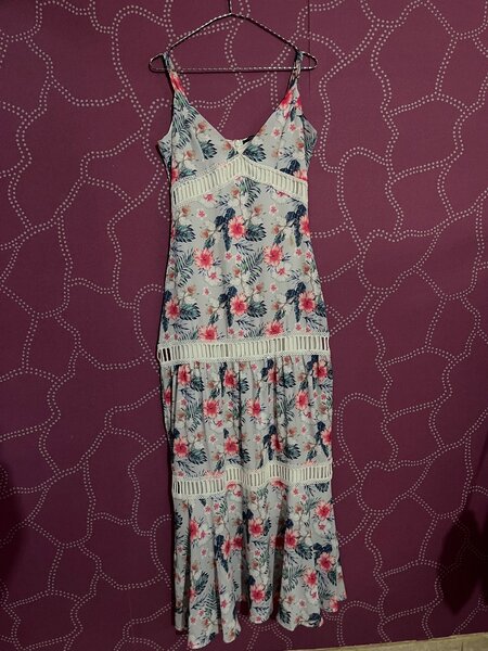 Robe longue à motifs floraux