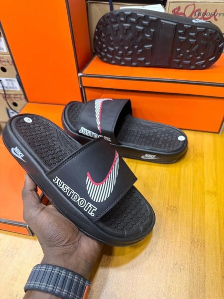 Claquettes sport Nike homme