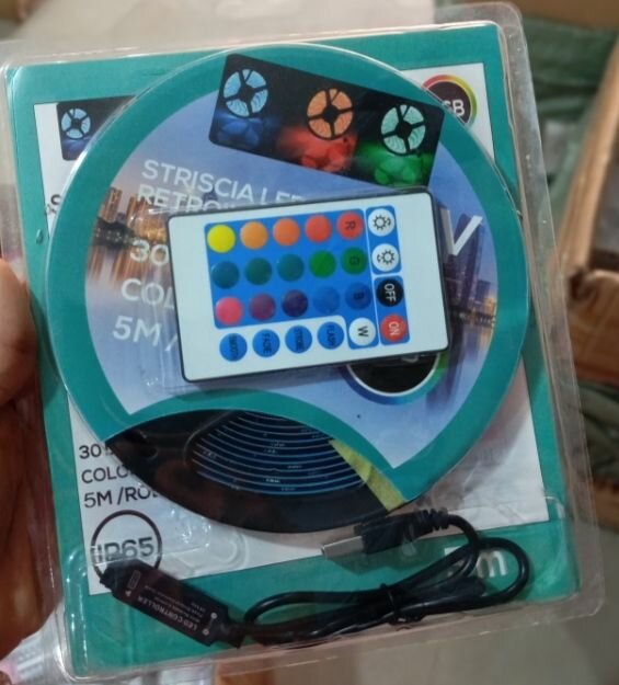 LED MULTICOLORES À COLLE 5M à 5500f & 10M à 9000f