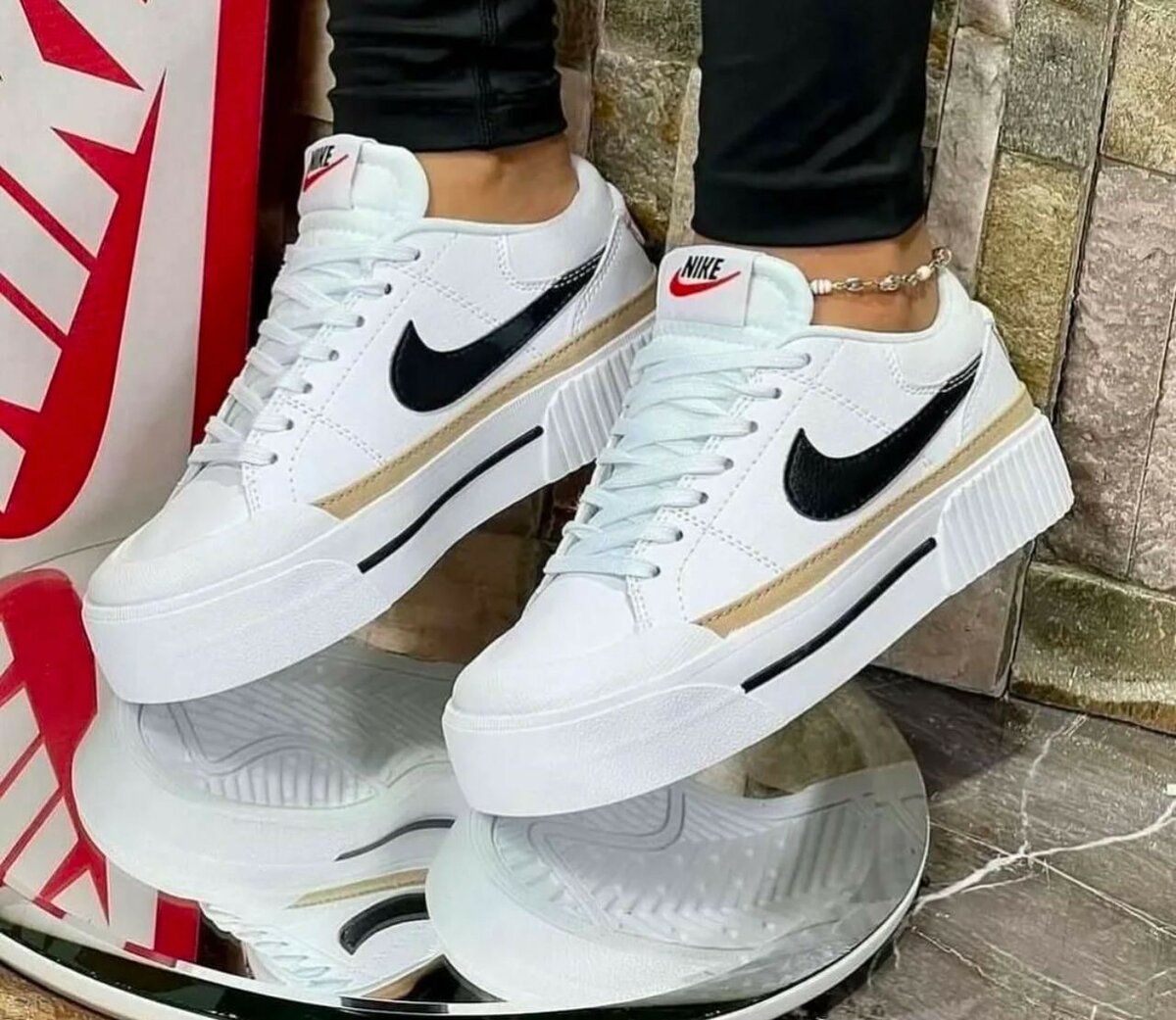 NIKE CLASSIC