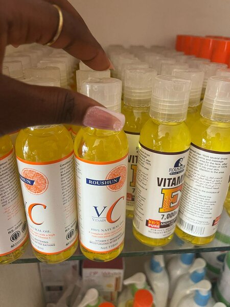 Brightening body oil