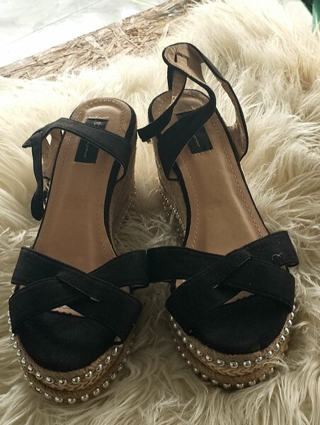 Chaussure compensée