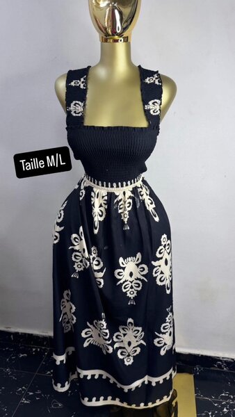 Robe Bohème Noire à motifs