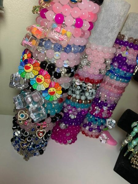 Bracelets colorés en perles