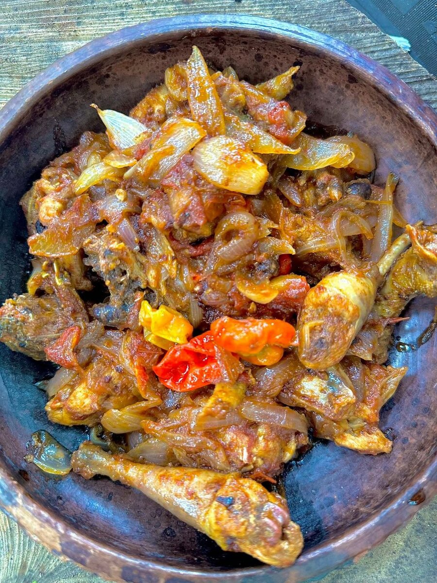 Poulet épicé avec plantains